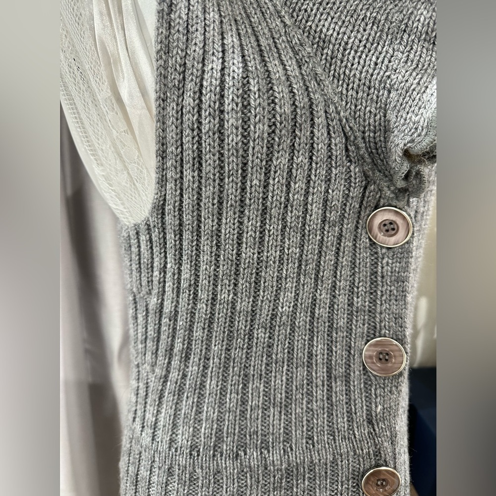 Sioni Gray Knit Cardigan with Faux Fur Collar - Picture 12 of 15